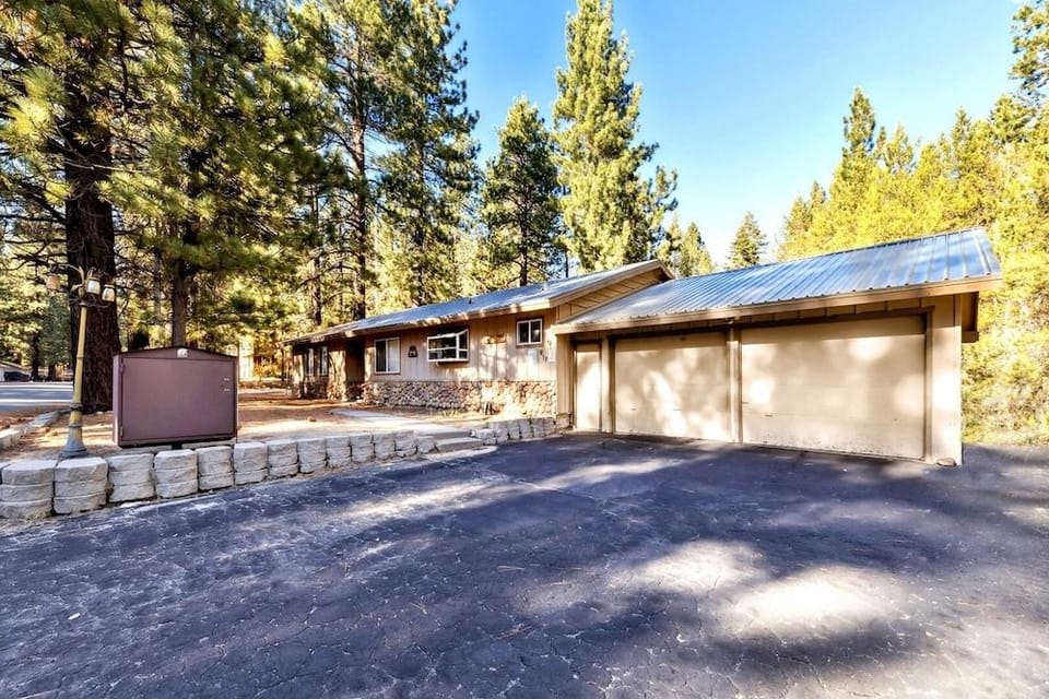917 Tahoe Keys Blvd by RedAwning Hotel in South Lake Tahoe