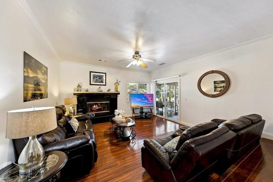 917 Tahoe Keys Blvd by RedAwning Hotel in South Lake Tahoe