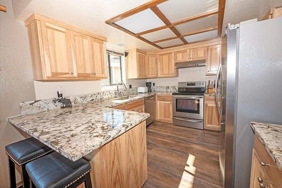 2085 Slalom Court 4 Bedroom Home by RedAwning Hotel in South Lake Tahoe