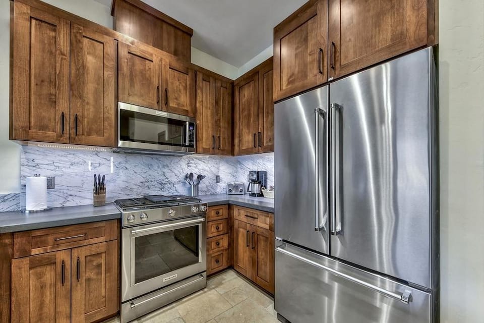 Luxury Two Bedroom Residence steps from Heavenly Village by RedAwning Hotel in Stateline