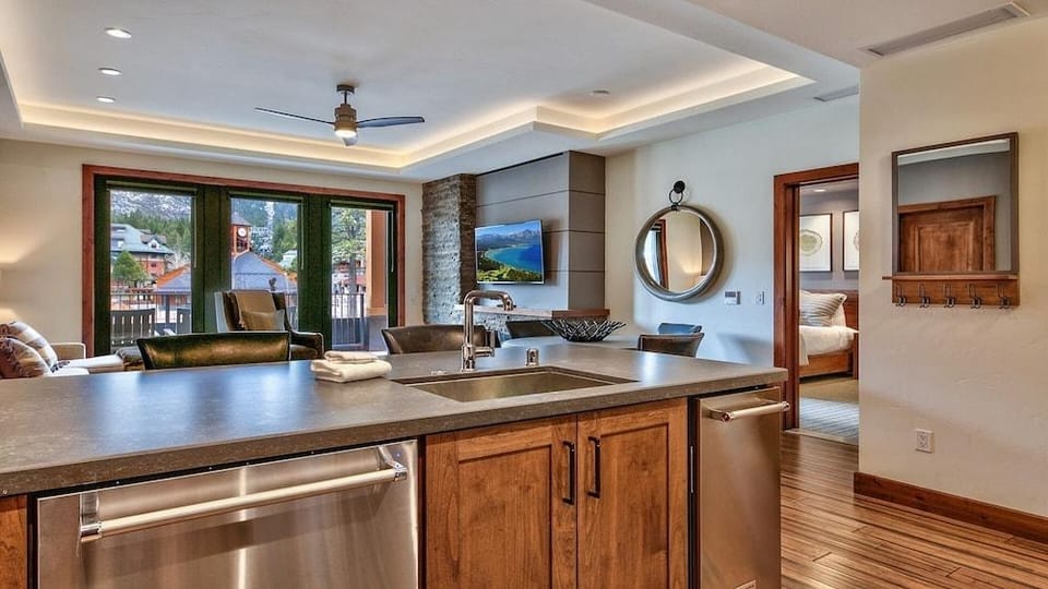 LuxuryÂ 2br  Steps From Heavenly Village & Gondola 2 Bedroom Condo by RedAwning Hotel in Stateline