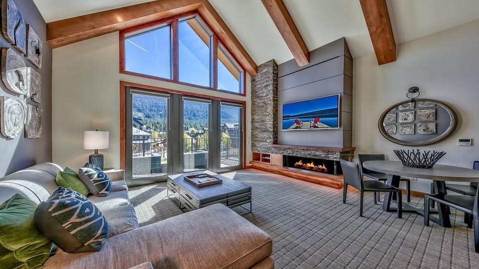 Luxury 2br Steps From Heavenly Village & Gondola 2 Bedroom Condo by RedAwning Hotel in Stateline