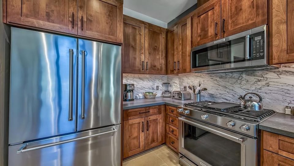 Luxury 2br Steps From Heavenly Village & Gondola 2 Bedroom Condo by RedAwning Hotel in Stateline