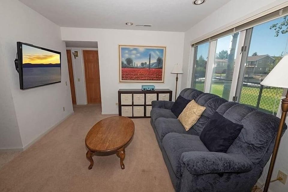 1899 Cascade Court 4 Bedroom Home by RedAwning Hotel in South Lake Tahoe