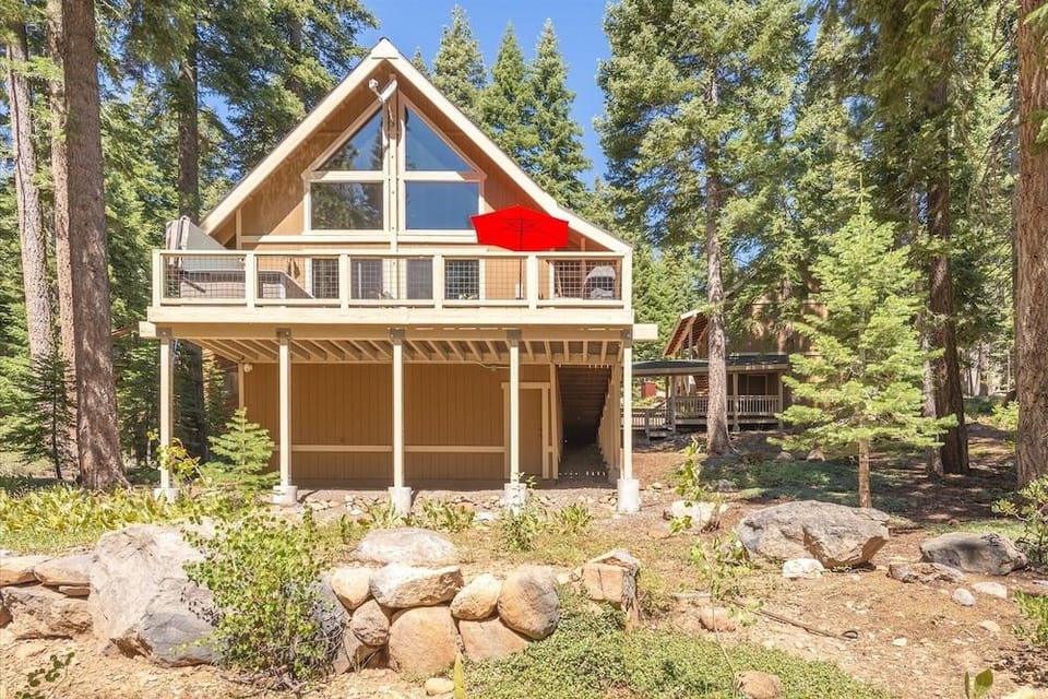 Jester Court 3 Bedroom Home Hotel in Tahoe Vista