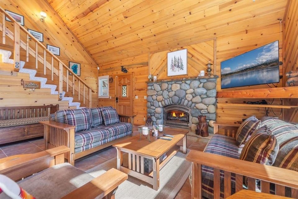 Jester Court 3 Bedroom Home Hotel in Tahoe Vista