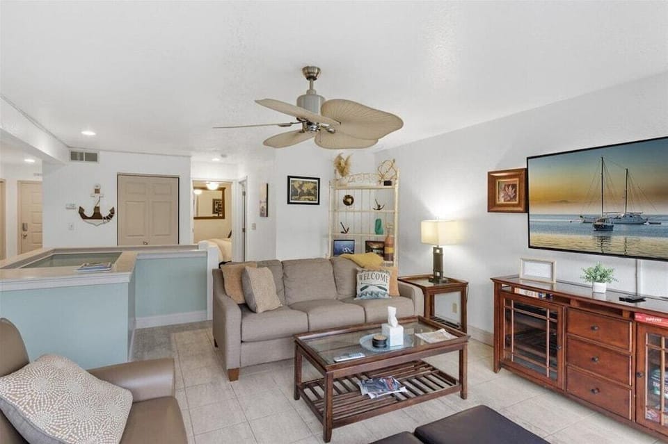 Lakefront Condo With 2 Pools, Courts, Trails & Patios at 12mm Hotel in Village Four Seasons