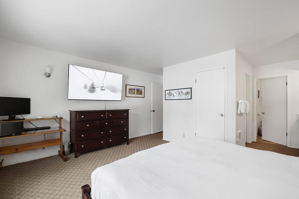 3 Bedroom Kirkwood Condo Base Camp 3 Condo Hotel in Kirkwood