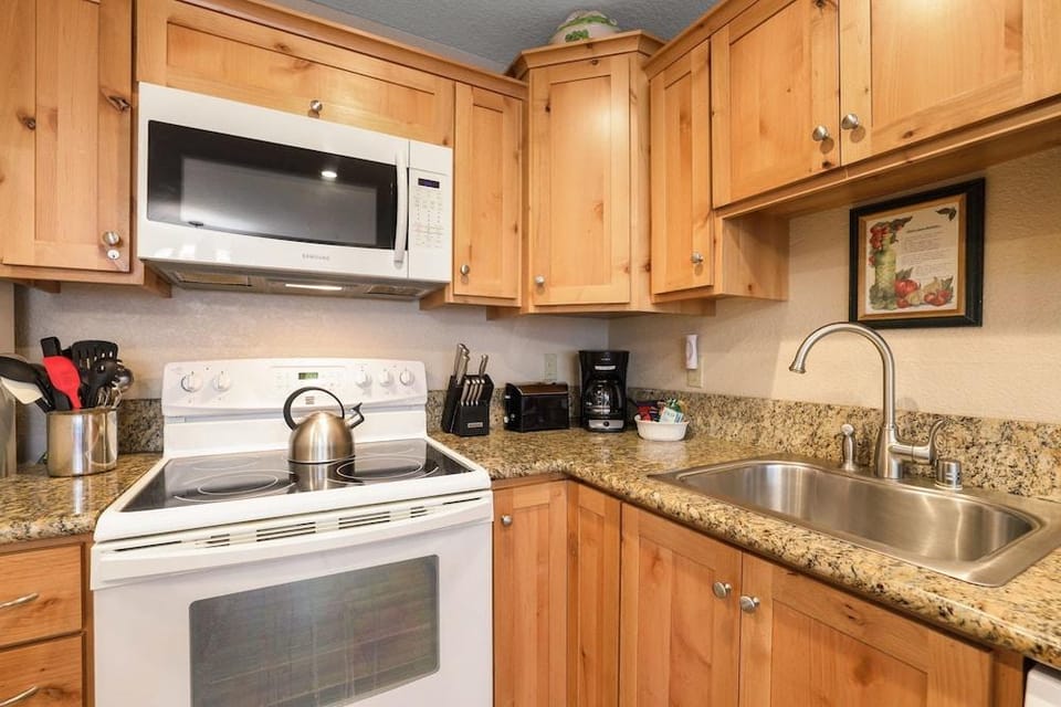 2 Bedroom Kirkwood Condo Across the Street from Village 2 Condo Hotel in Kirkwood