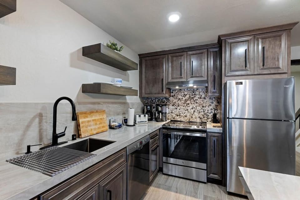 Luxurious 2 Bedroom Base Camp Condo - Steps from Kirkwood Village 2 Condo by RedAwning Hotel in Kirkwood