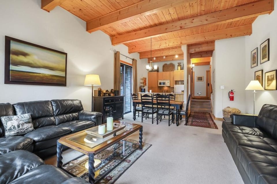 Comfort In The Sierras - Edelweiss 2br - Kirkwood 3 Bedroom Condo Hotel in Kirkwood