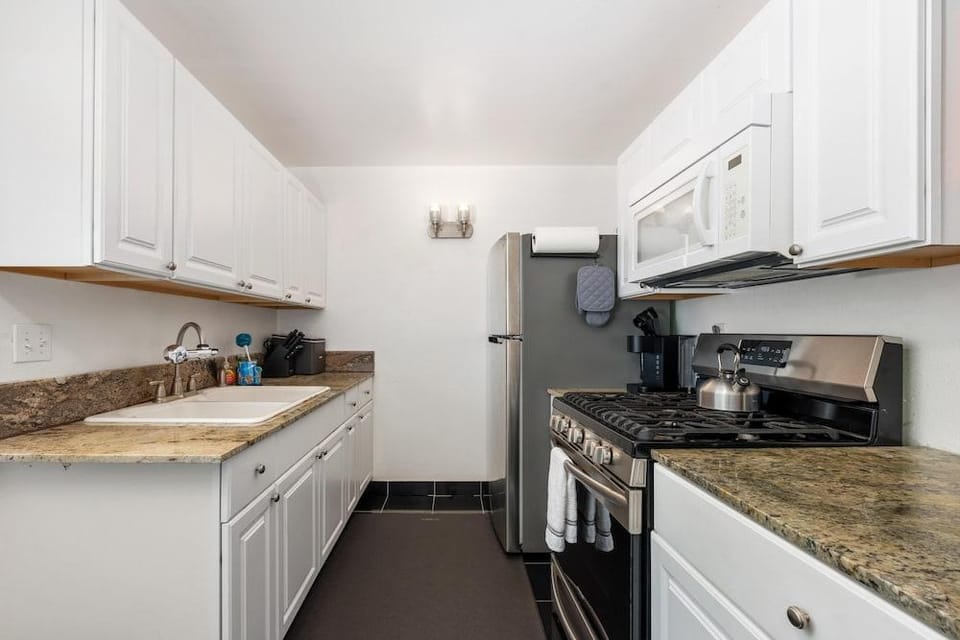 Big Island Kona Kai J2 2 Bedroom Condo Hotel in Holualoa