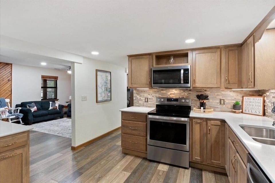 Quiet Cove, Private Dock, Fishing, Swimming, Boat Slip & Kayaks Hotel in Lake of the Ozarks
