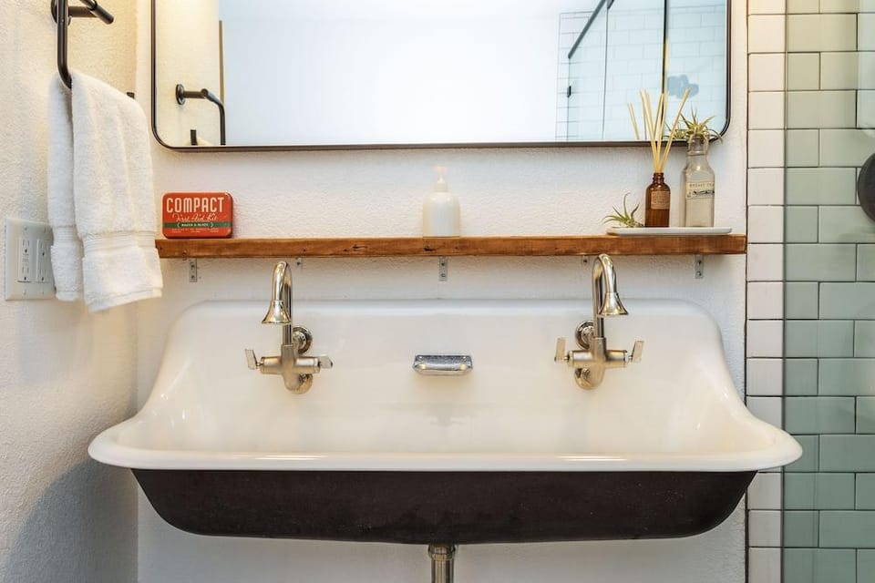 Twilight Terrace - Relax In Style 2 Bedroom Home by RedAwning Hotel in Joshua Tree