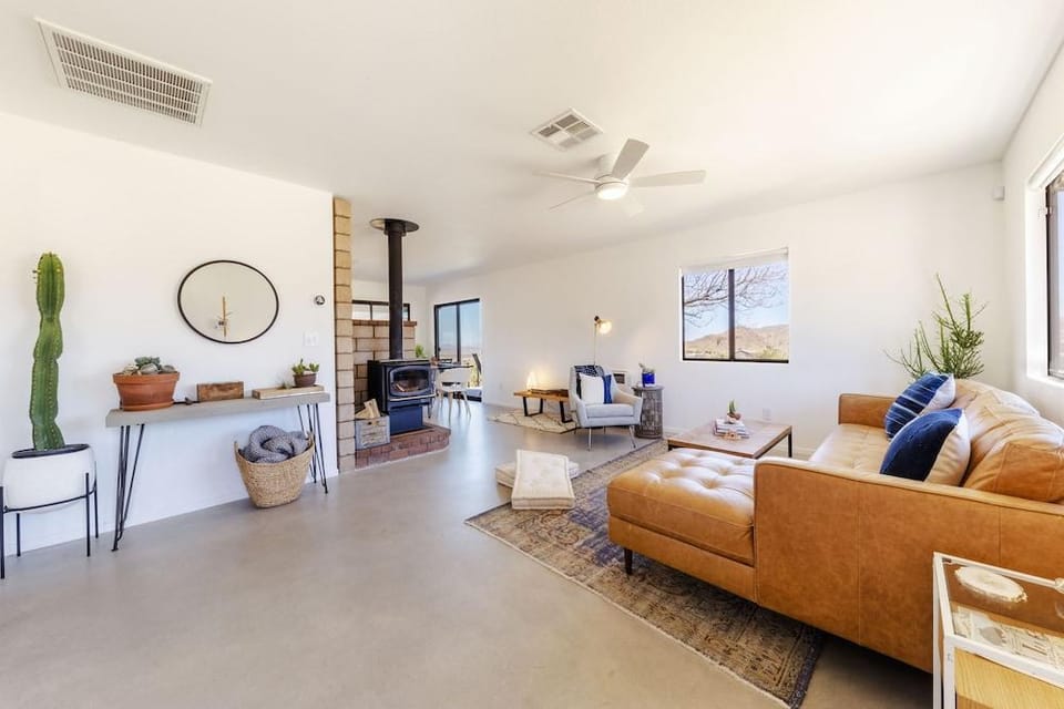 Twilight Terrace - Relax In Style 2 Bedroom Home by RedAwning Hotel in Joshua Tree