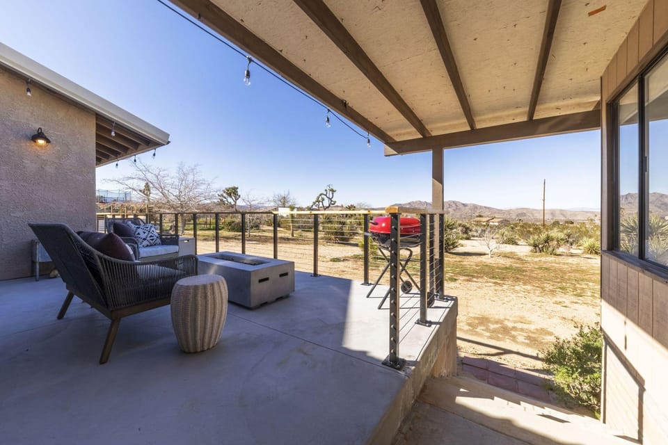 Twilight Terrace - Relax In Style 2 Bedroom Home by RedAwning Hotel in Joshua Tree
