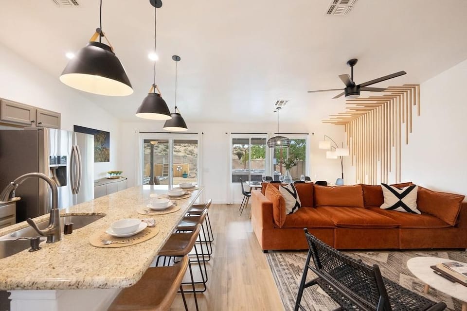Alana House - Pool, Hot Tub, Bbq, Fire Pit + Walk To Hikes! 4 Bedroom Home by RedAwning Hotel in Joshua Tree
