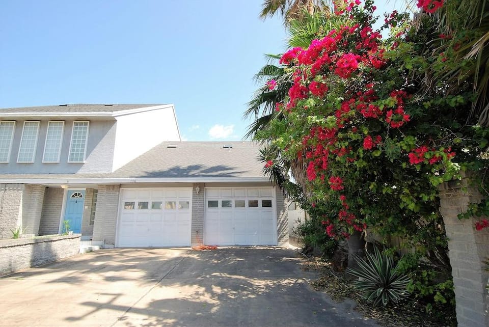 108 W. Morningside 2 Bedroom Condo by RedAwning Hotel in South Padre Island