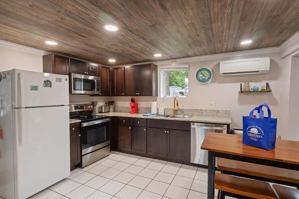 Lakefront Fishing Retreat w/ Dock, Hot Tub & Deck Views Hotel in Sunrise Beach
