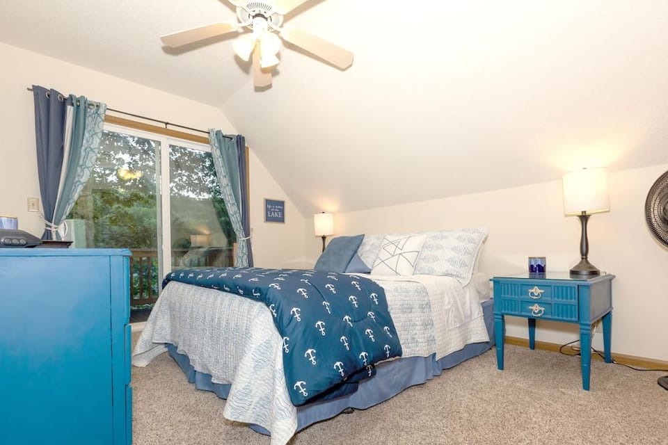 Quiet Cove, Lake Views, Grill, Private Dock Hotel in Lake of the Ozarks
