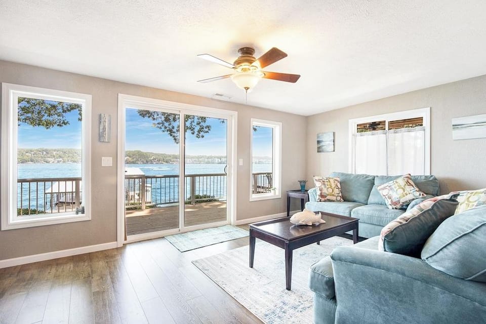 Two Homes, Large Deck, Firepit, Central Location Hotel in Lake of the Ozarks