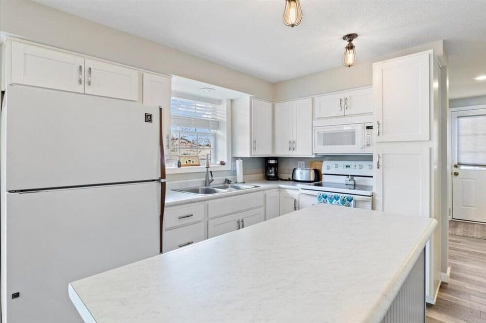 Perfect Family House in Osage Beach With Expansive Deck, Private Dock, & Boat Slip Hotel in Osage Beach