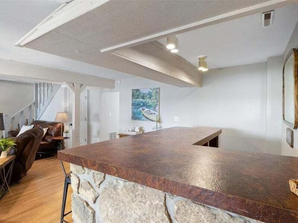 New! Lakefront Home -amazing Dock -22mm -sleeps 18 Hotel in Lake of the Ozarks