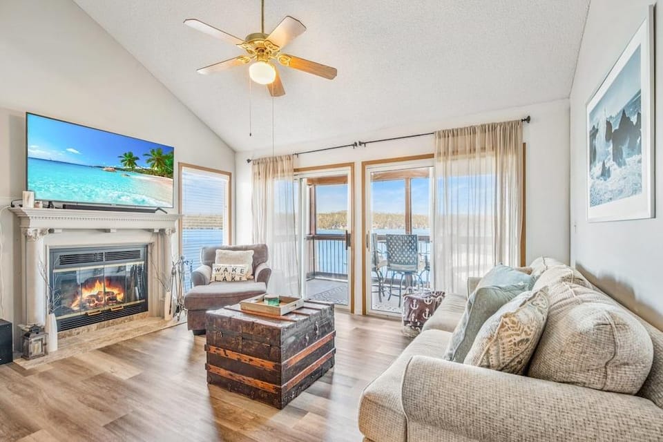 Poolside Condo With Amazing Lake Views & Design Hotel in Lake of the Ozarks