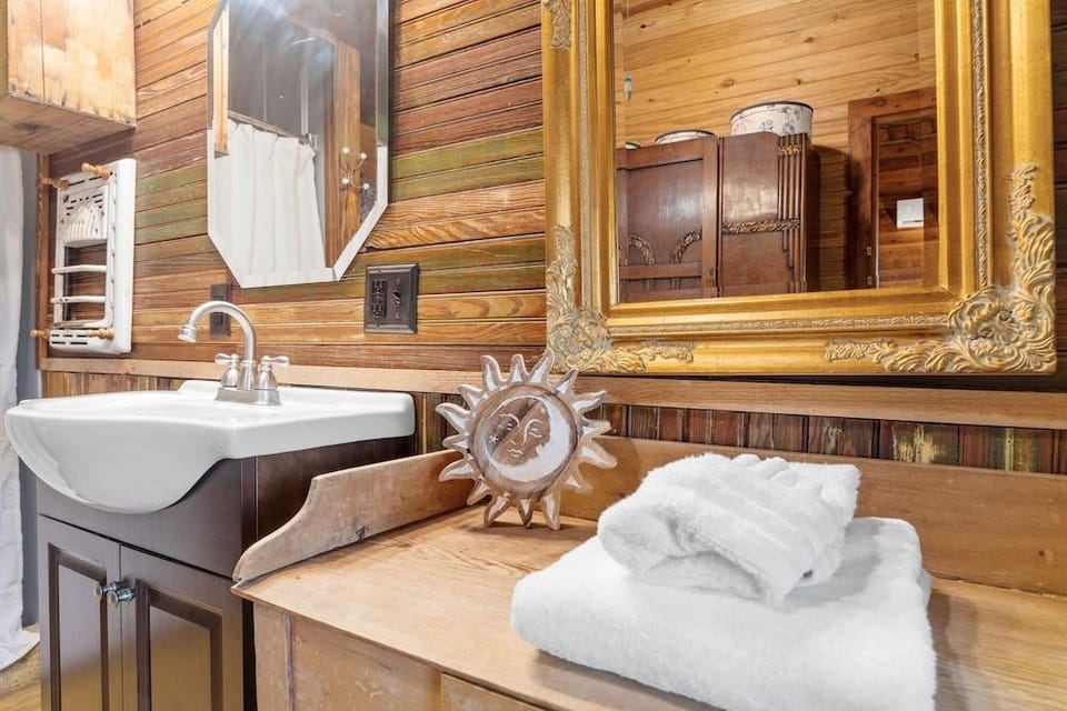 Hollmig Moon View 1 Bedroom Cabin by Redawning Hotel in Fredericksburg
