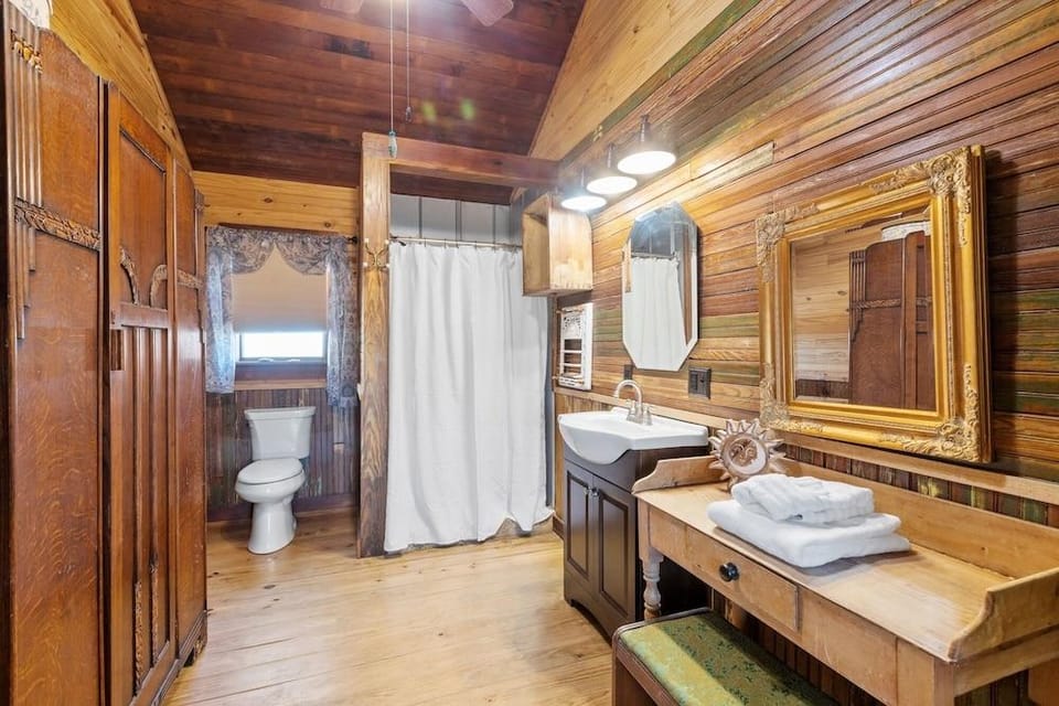 Hollmig Moon View 1 Bedroom Cabin by Redawning Hotel in Fredericksburg