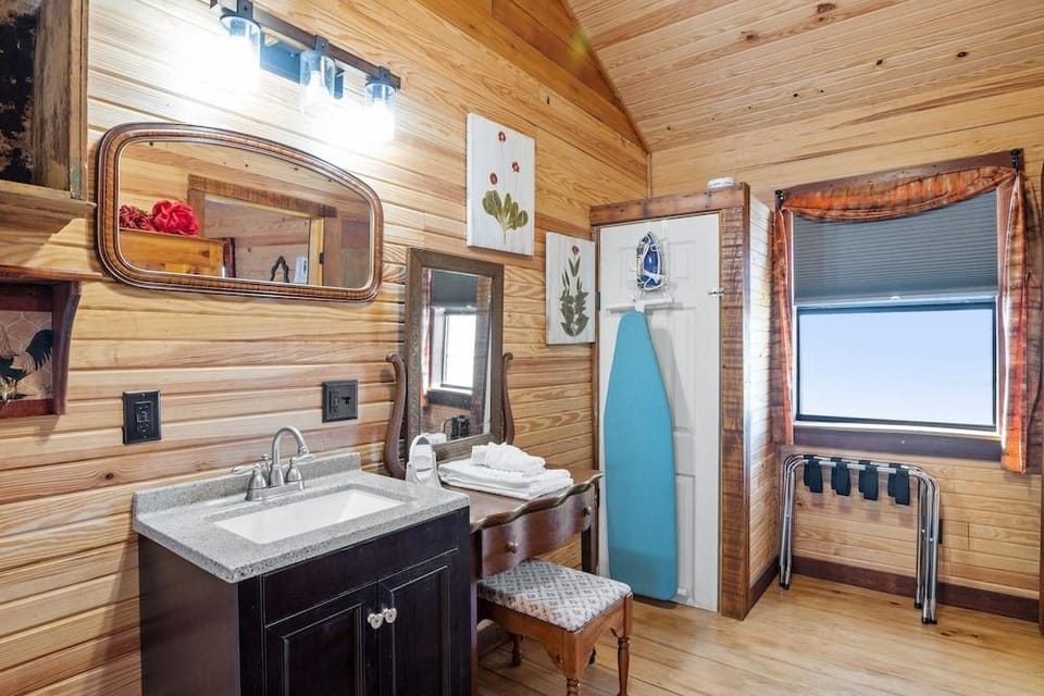 Hollmig Sunset View 1 Bedroom Cabin by RedAwning Hotel in Fredericksburg