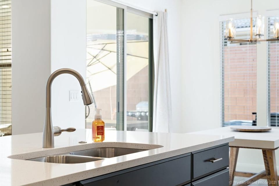 Le Blanc 365 5 Bedroom Home by RedAwning Hotel in Washington