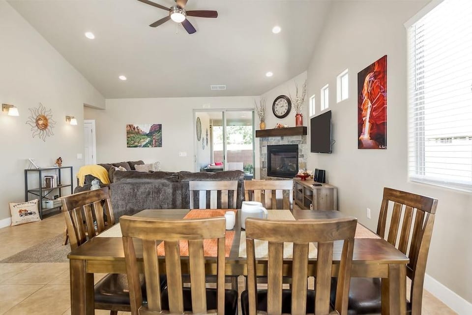 Park View Place 3 Bedroom Home by RedAwning Hotel in Washington