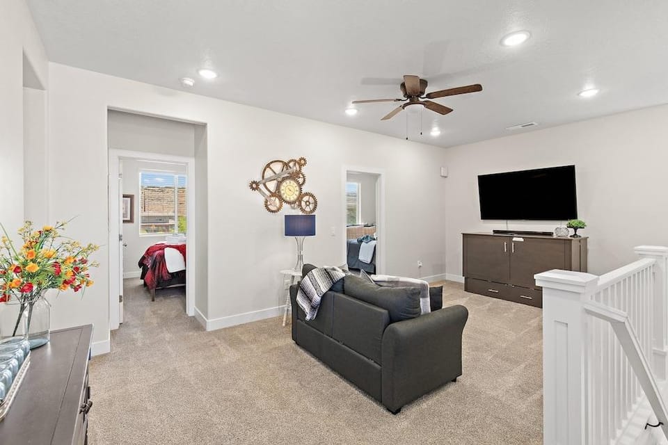 Above Parr - Pet Friendly! 5 Bedroom Home Hotel in Washington