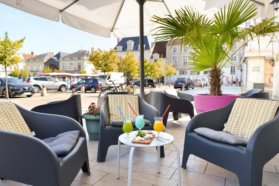 Logis Hotel Restaurant Le Puits Dore Hotel in Centre-Val de Loire