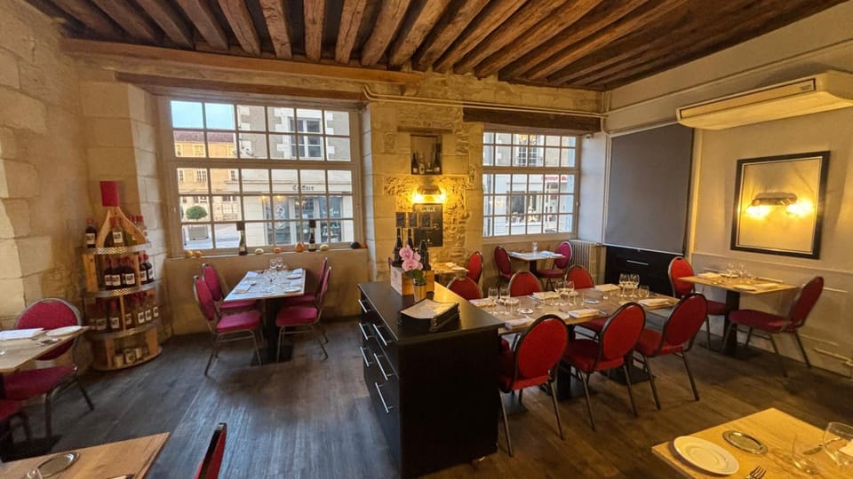 Logis Hotel Restaurant Le Puits Dore Hotel in Centre-Val de Loire