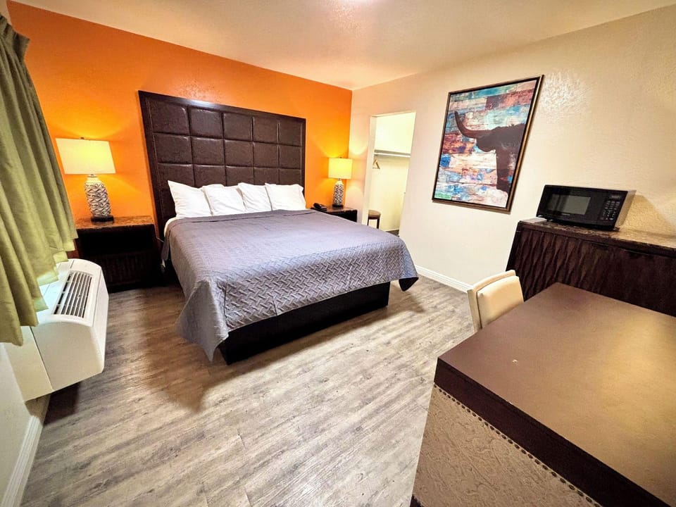 Crest Motel Hotel in Corona
