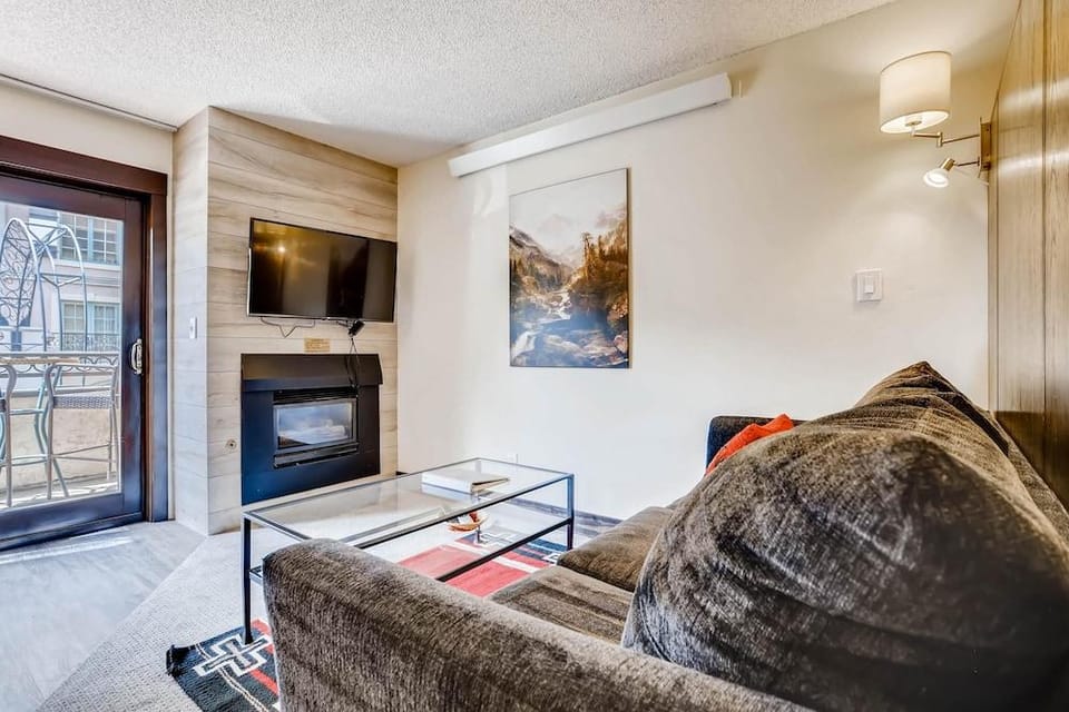 Lift House Lodge, Downtown Lionshead Remodeled Studio Condo Hotel in Vail