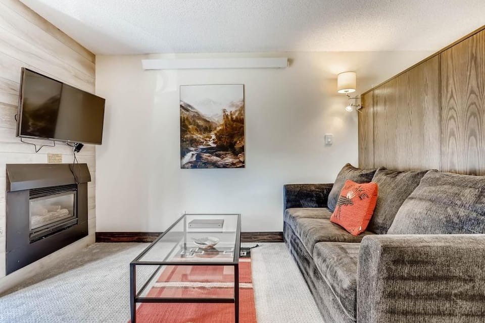 Lift House Lodge, Downtown Lionshead Remodeled Studio Condo Hotel in Vail
