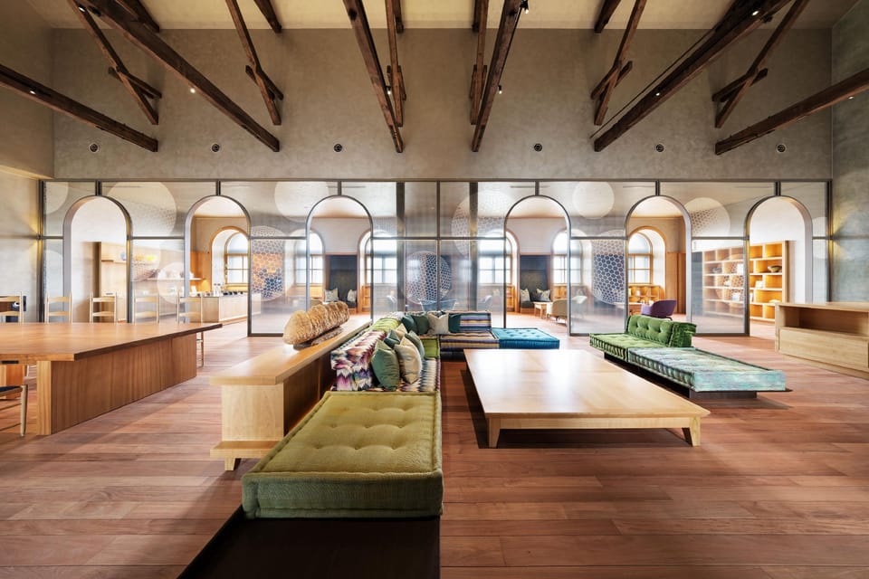 Shared lounge/TV area