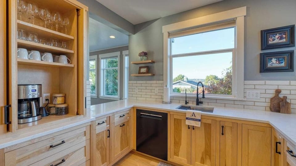 3-home Coastal Retreat w/ Sauna, Firepit & Greenhouse Seabright Haven by Avantstay Hotel in Coupeville