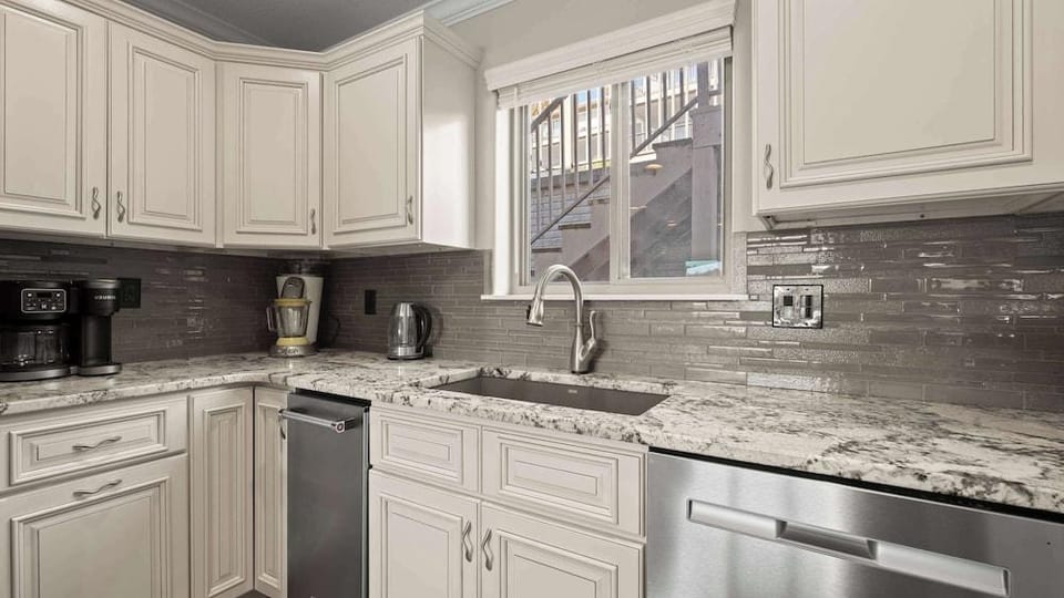 Lakeside Haven - Condo for 8 Hotel in Lake of the Ozarks