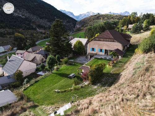 Gite et chambres d'hotes "La Tourtette" 12 pers Hotel in Provence-Alpes-Côte d'Azur