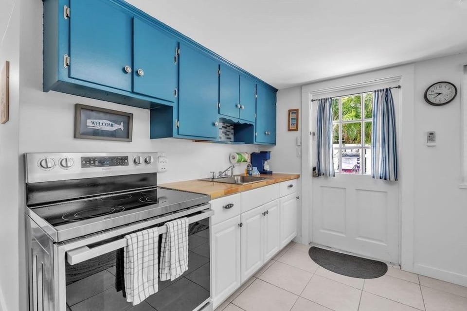 Conch Cottage 1 Bedroom Villa by RedAwning Hotel in Bradenton Beach