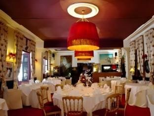 Hotel du Cheval Blanc - Paris Marne La Vallee Hotel in Île-de-France