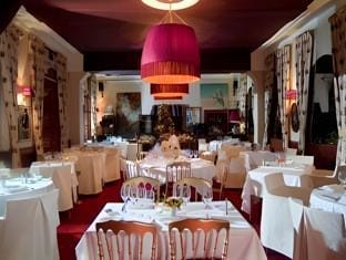 Hotel du Cheval Blanc - Paris Marne La Vallee Hotel in Île-de-France