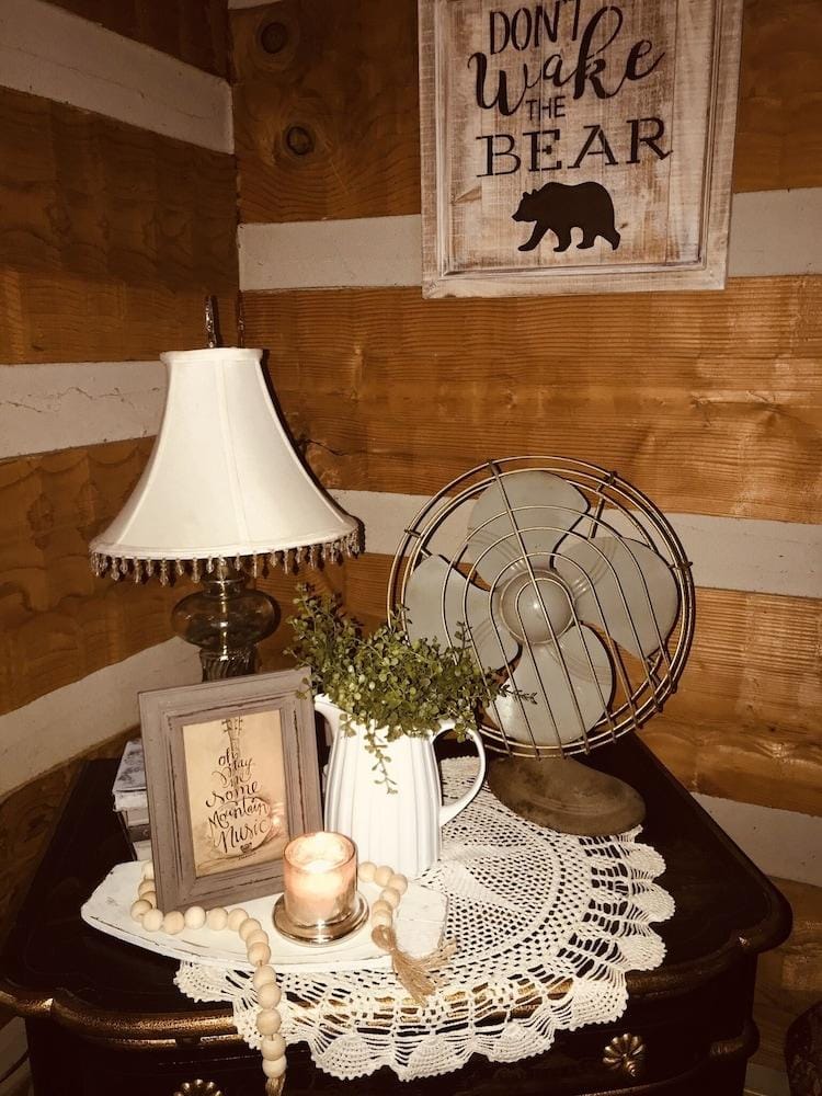 Blessed Nest 1 Bedroom Cabin by RedAwning Hotel in Sevier County