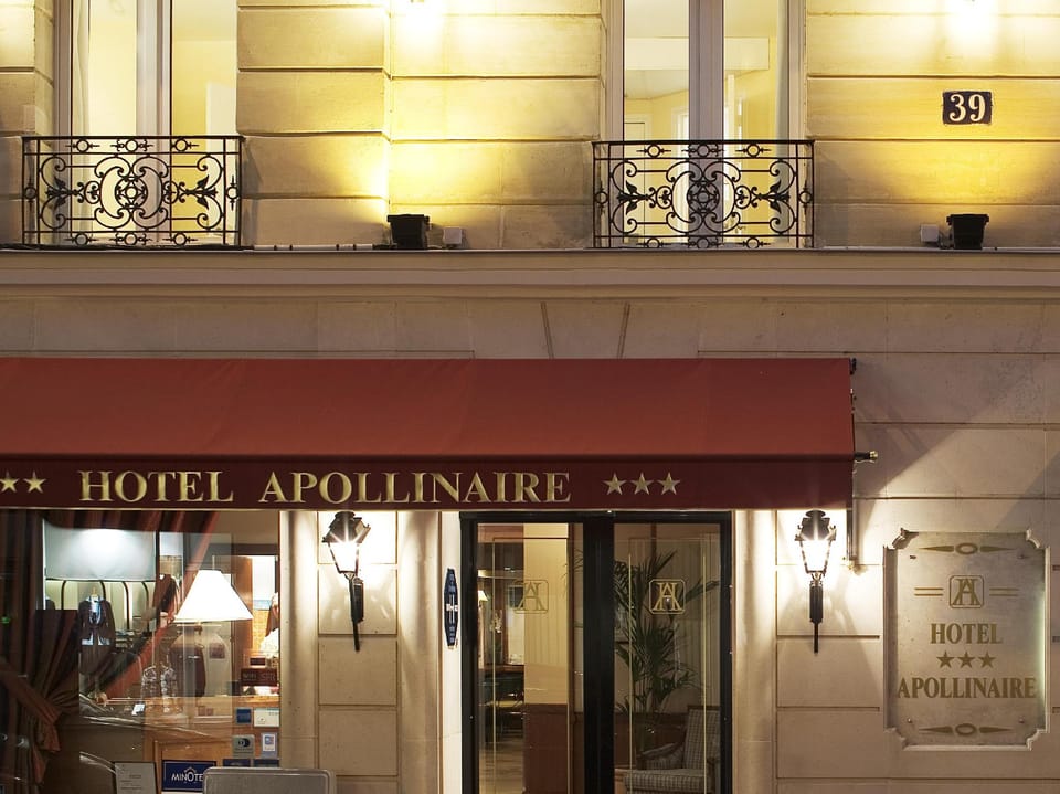 Hotel Apollinaire Hotel in Paris