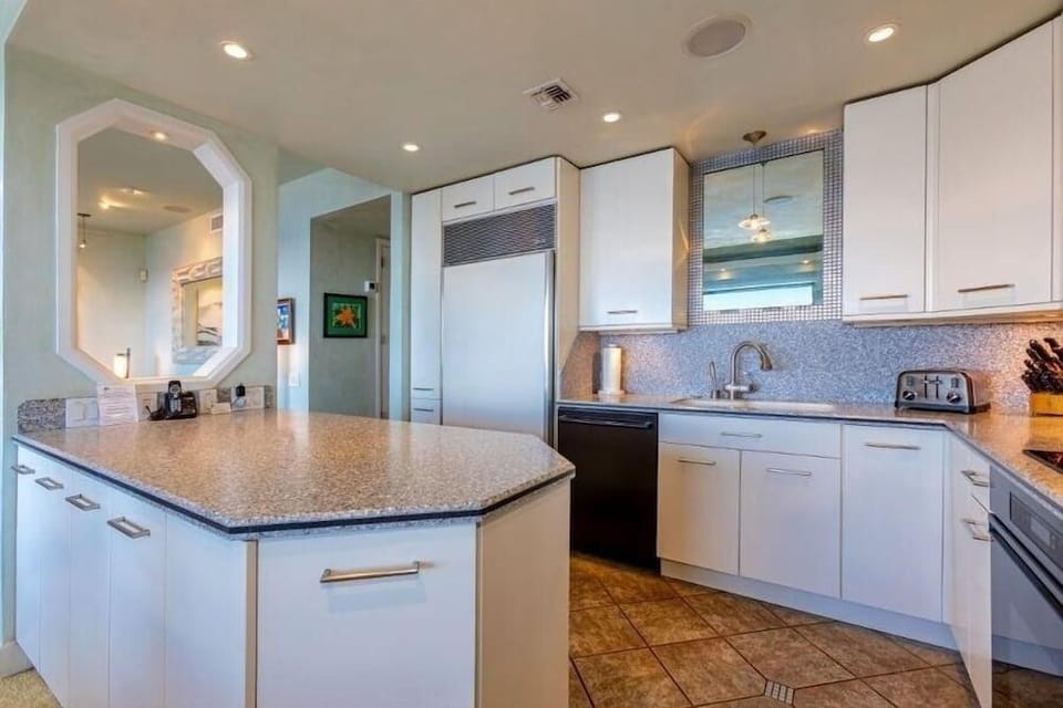 Makena Surf, #e-202 2 Bedroom Condo by RedAwning Hotel in Wailea