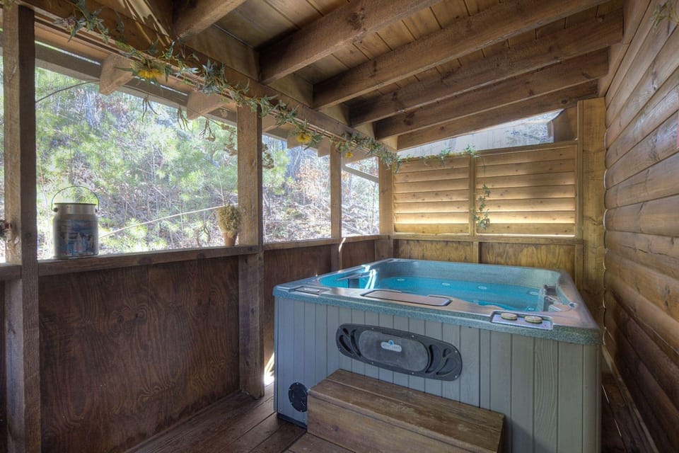 Er239- Sleepy Bear Great Location â Close To Town! 2 Bedroom Cabin by RedAwning Hotel in Pigeon Forge